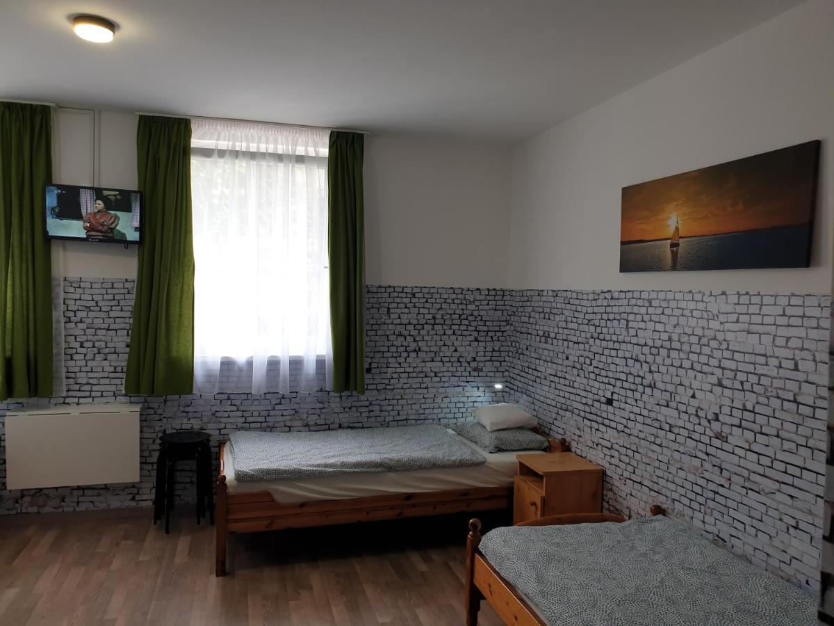 Kid Familia Panzio Balatonszarszo B&B 외부 사진