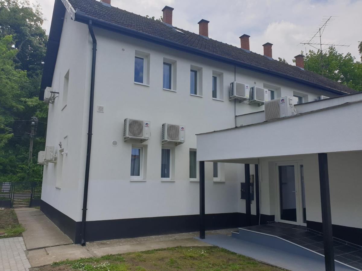 Kid Familia Panzio Balatonszarszo B&B 외부 사진